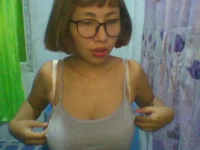 momo3312 live cam on BongaCams