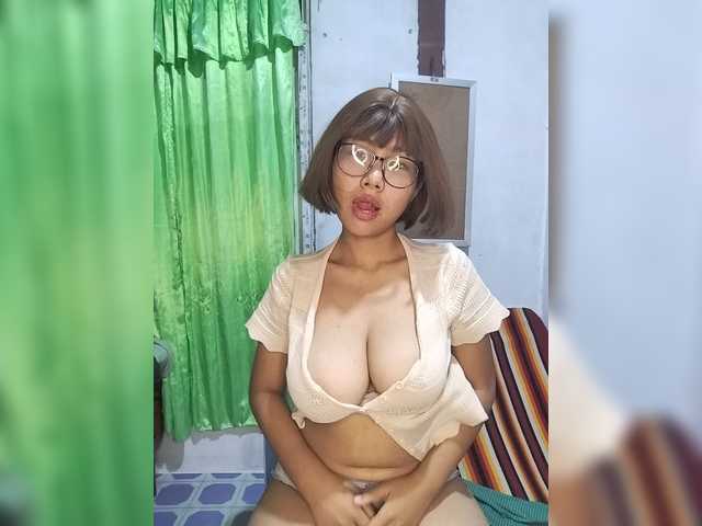 momo3312 live cam preview