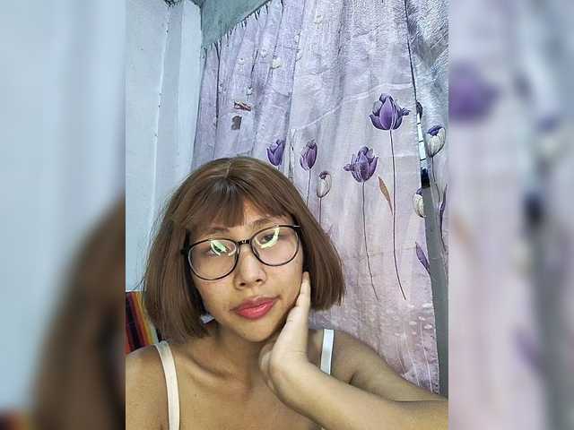 momo3312 live cam on BongaCams