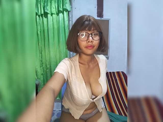 momo3312 live cam on BongaCams