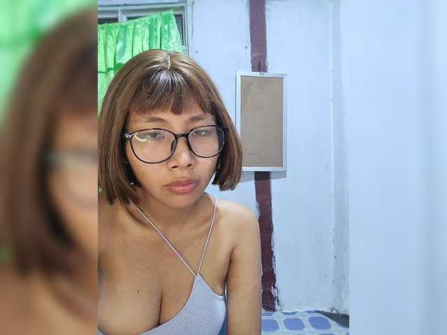 momo3312 live cam on BongaCams