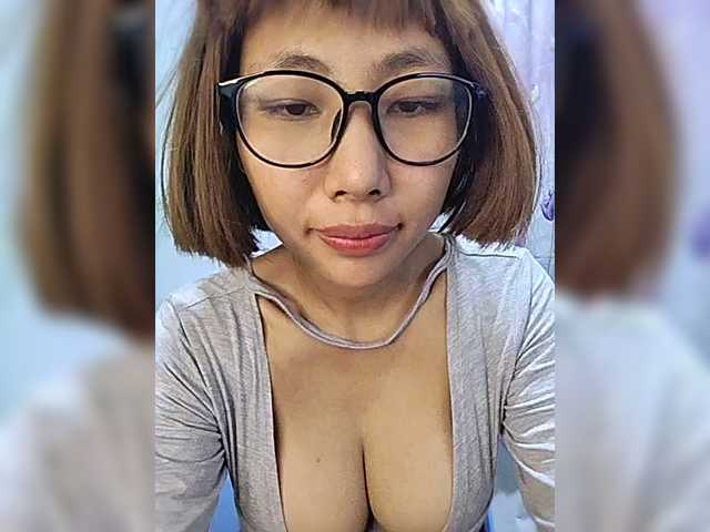 momo3312 live cam on BongaCams