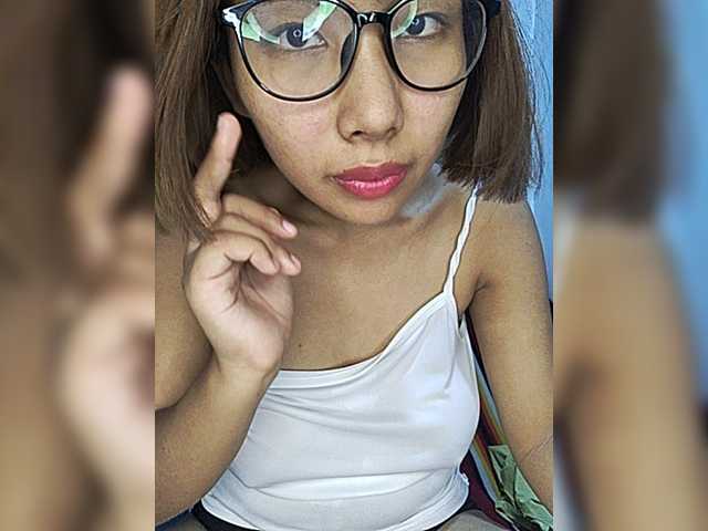 momo3312 live cam on BongaCams