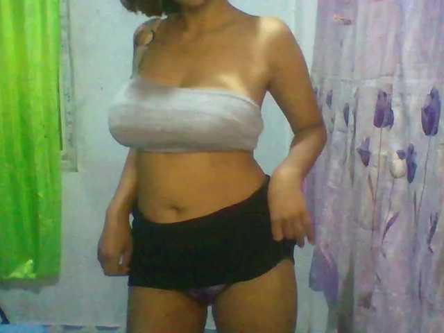 momo3312 live cam on BongaCams