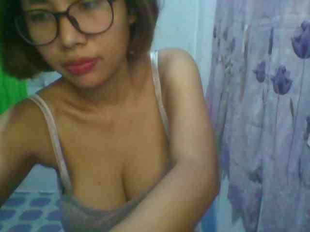 momo3312 webcam