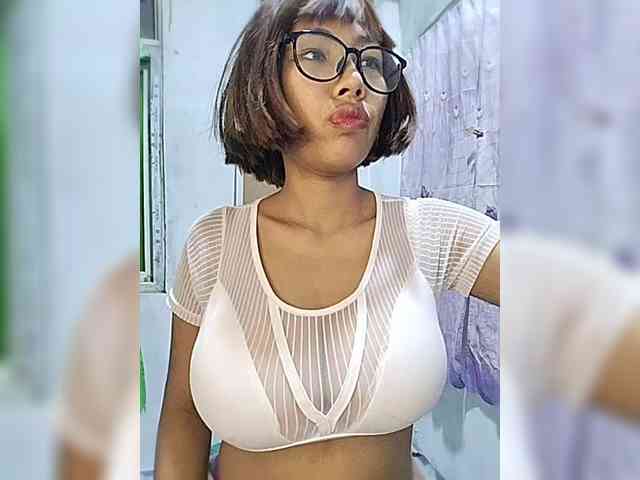 momo3312 webcam