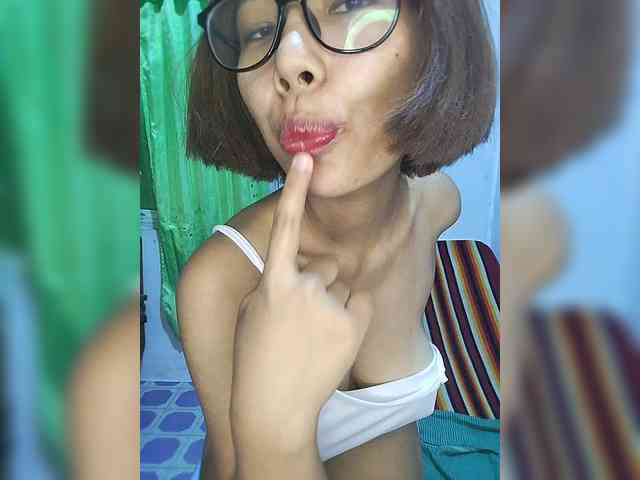 momo3312 webcam