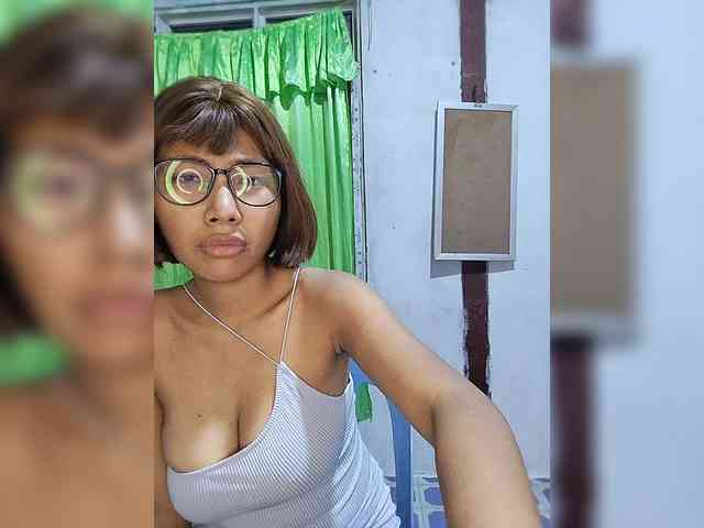 momo3312 webcam
