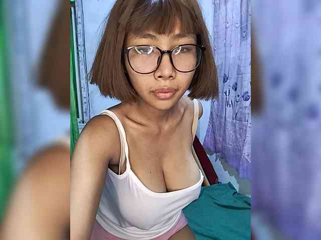 momo3312 webcam