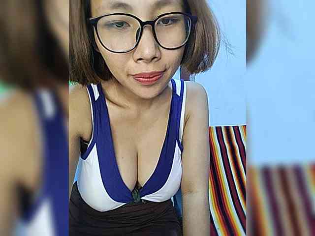 momo3312 webcam