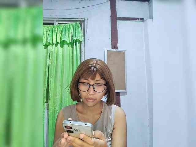 momo3312 webcam