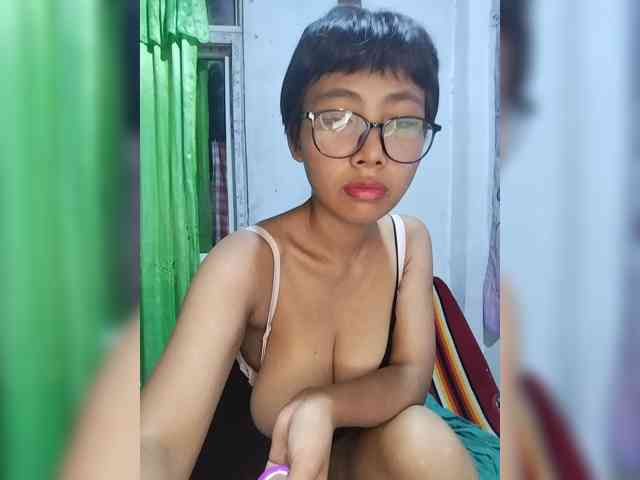 momo3312 webcam