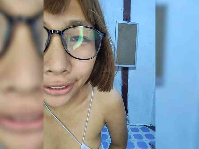 momo3312 webcam