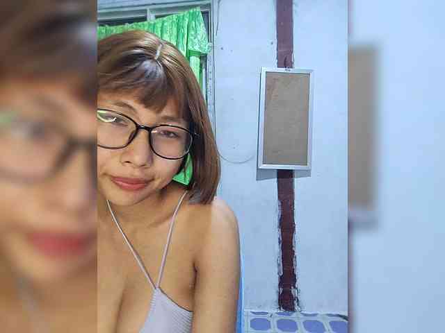 momo3312 webcam