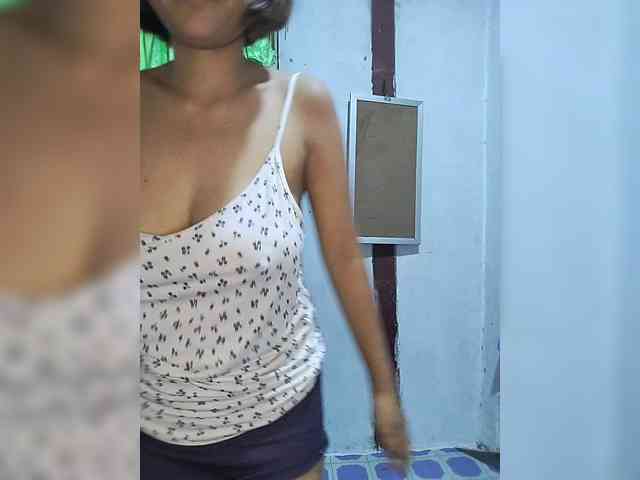momo3312 webcam