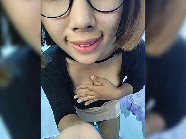 momo3312 webcam