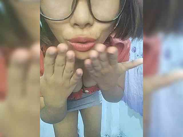 momo3312 webcam
