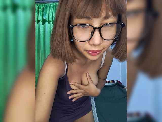 momo3312 webcam