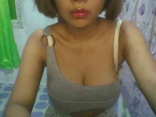 momo3312 webcam