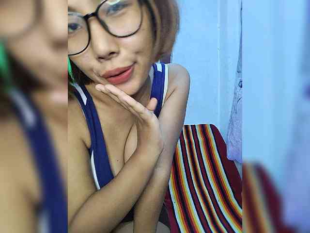 momo3312 webcam