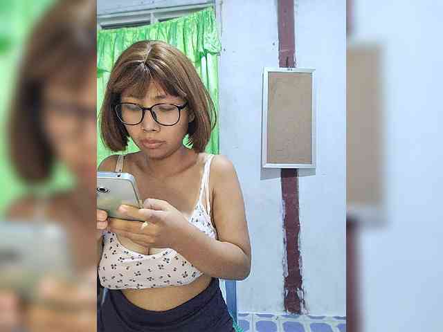 momo3312 webcam