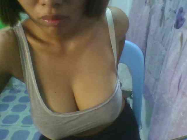 momo3312 webcam