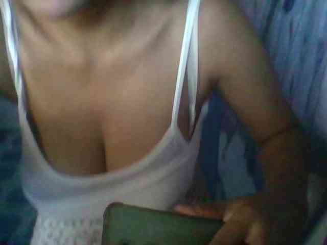 momo3312 webcam