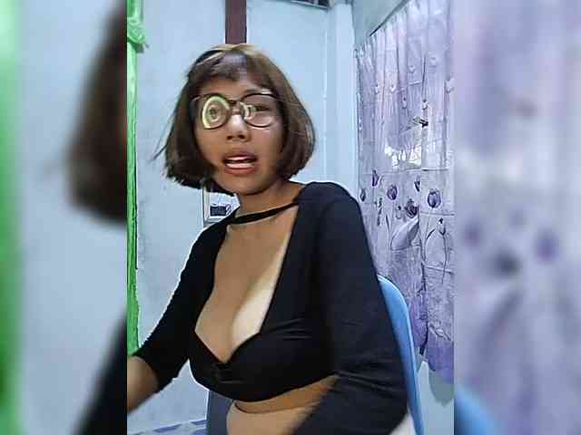 momo3312 webcam