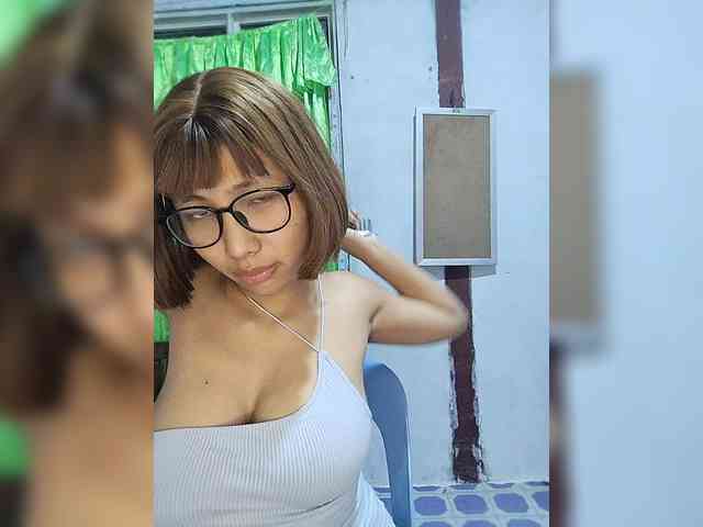 momo3312 webcam