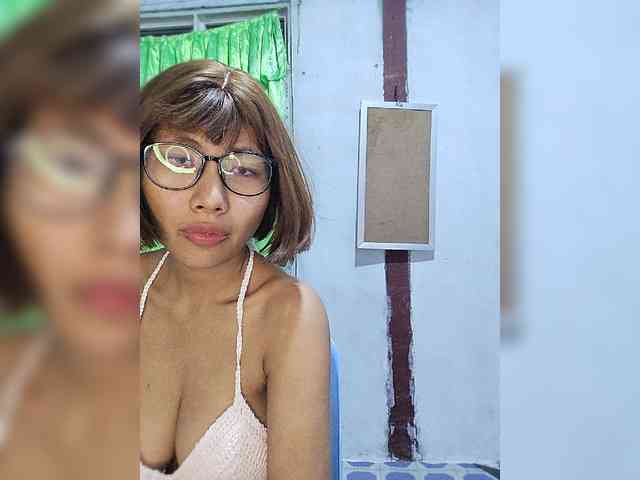 momo3312 webcam