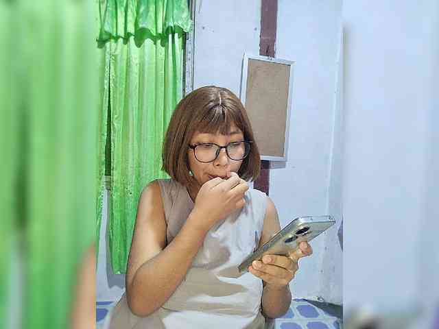 momo3312 webcam