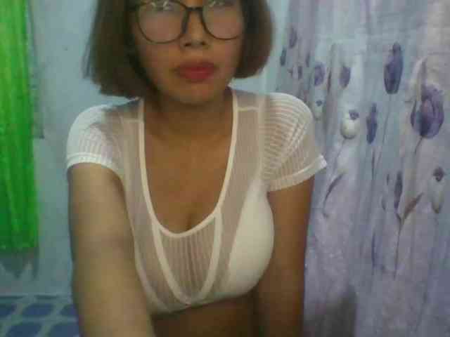 momo3312 webcam