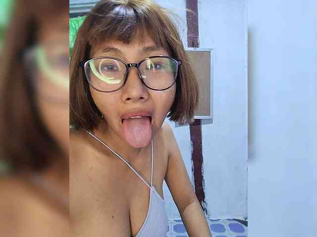 momo3312 webcam