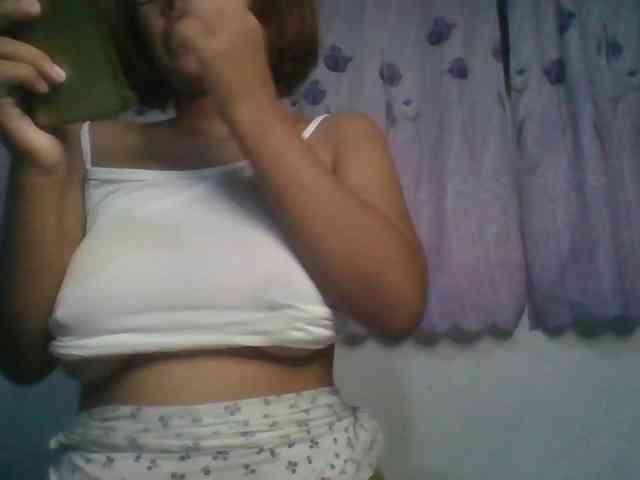 momo3312 webcam