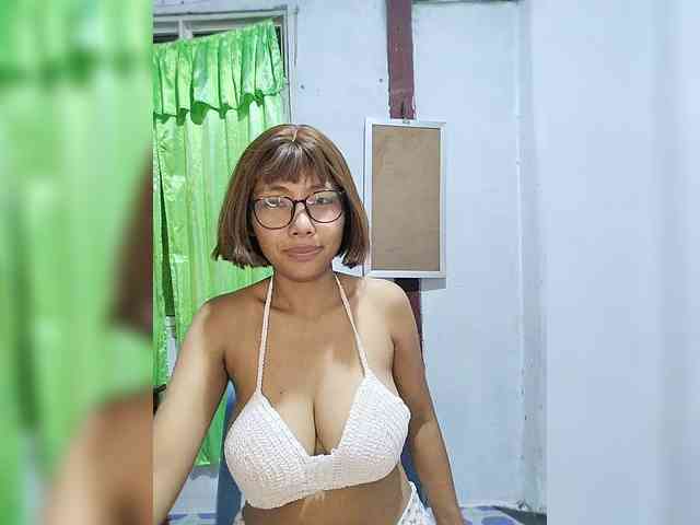 momo3312 webcam