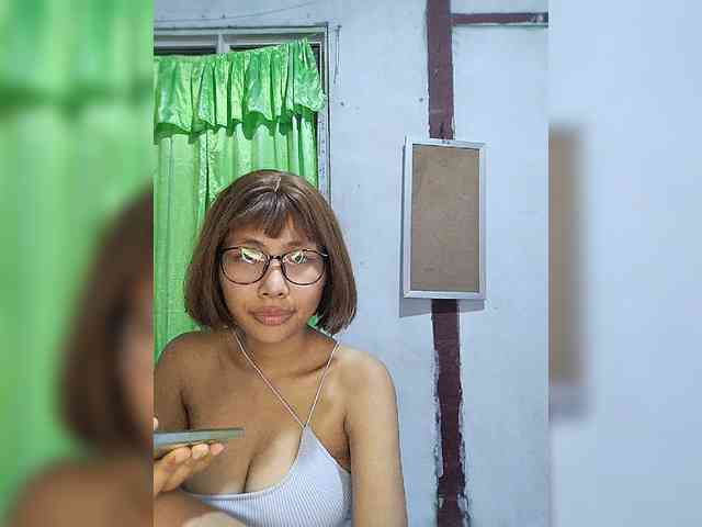momo3312 webcam