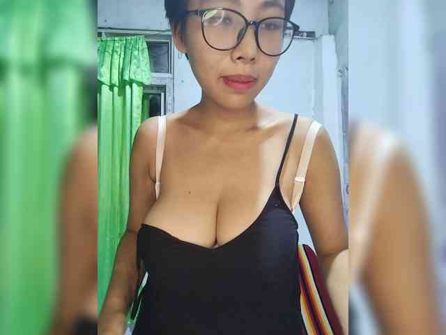 momo3312 webcam