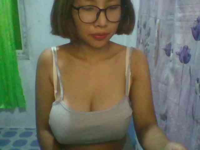 momo3312 webcam