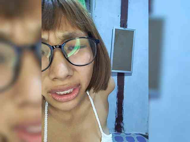momo3312 webcam