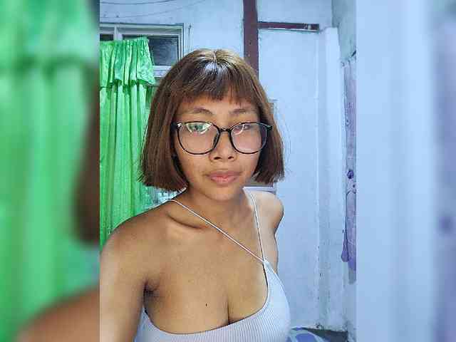 momo3312 webcam