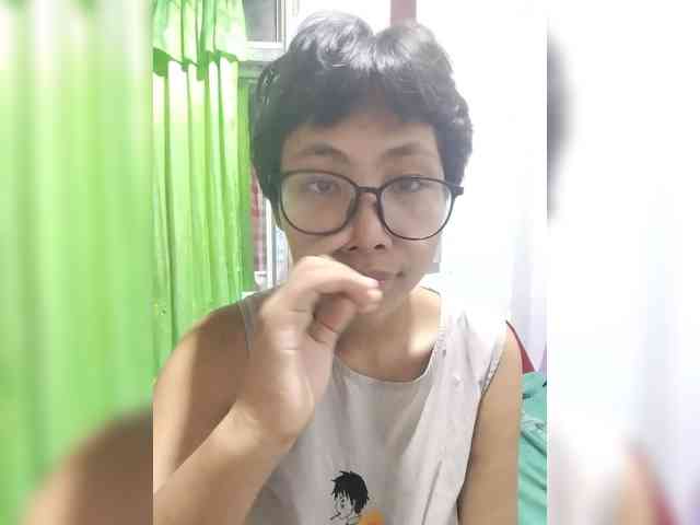 momo3312 webcam