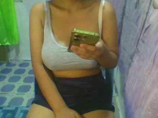 momo3312 webcam