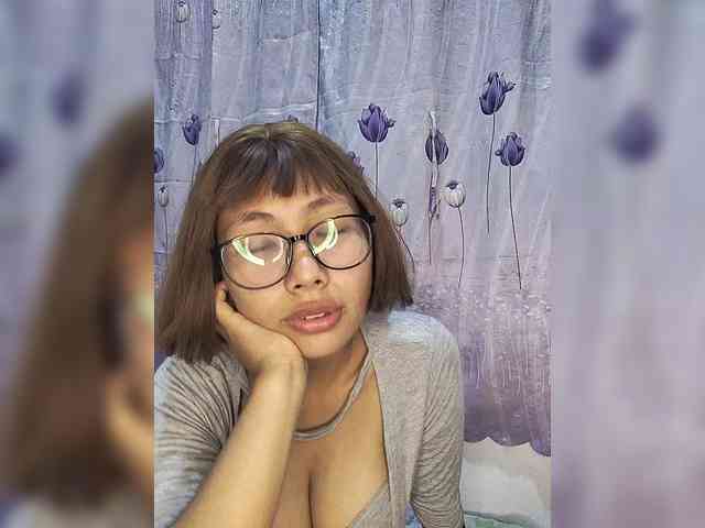 momo3312 webcam