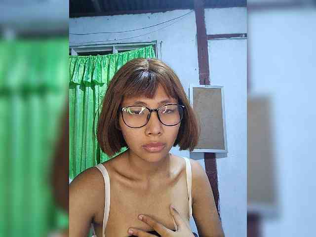 momo3312 webcam