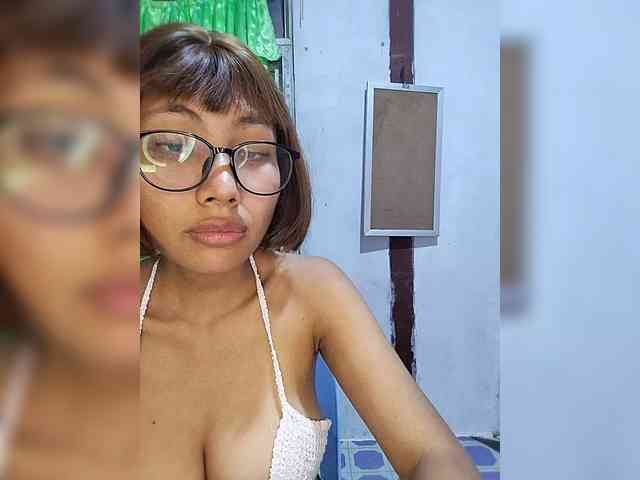momo3312 webcam