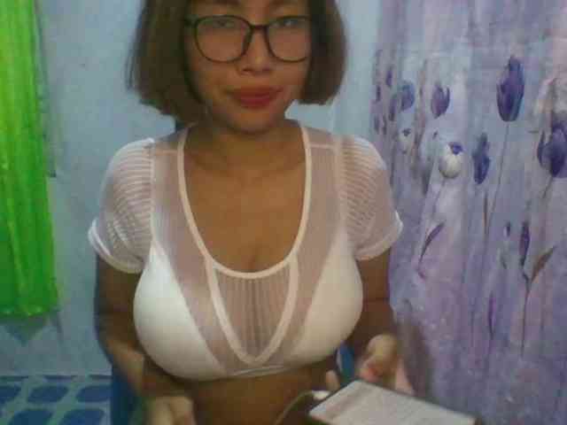 momo3312 Live Webcam on BongaCams