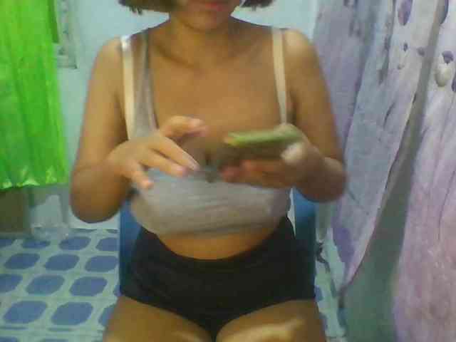 momo3312 webcam
