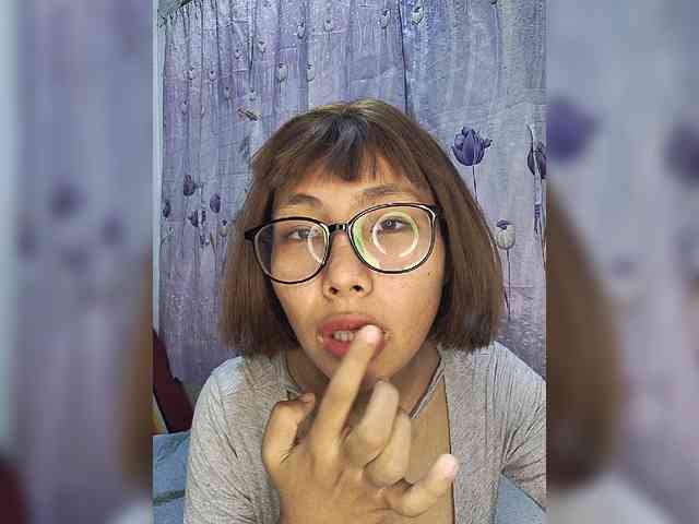 momo3312 webcam