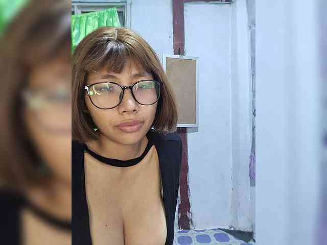 momo3312 webcam
