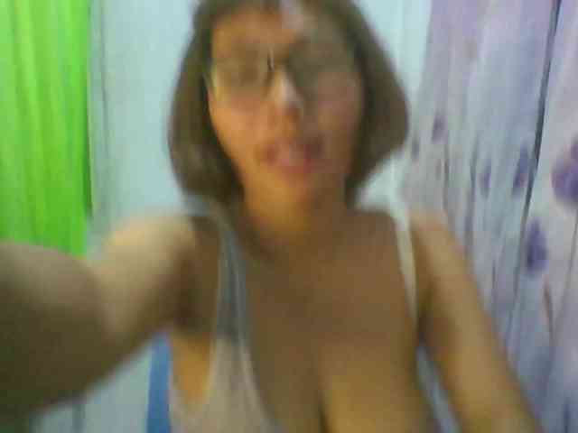 momo3312 webcam